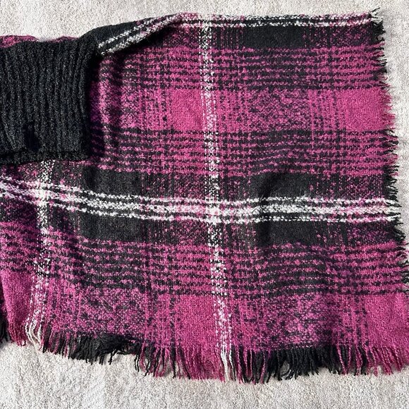 Max Edition Sweater women's Size S/M Burgundy Black and White Poncho Boho NWT$98 - Picture 5 of 7